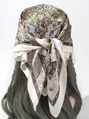 Foulard en faux soie avec impression géométrique et bloc de couleurs