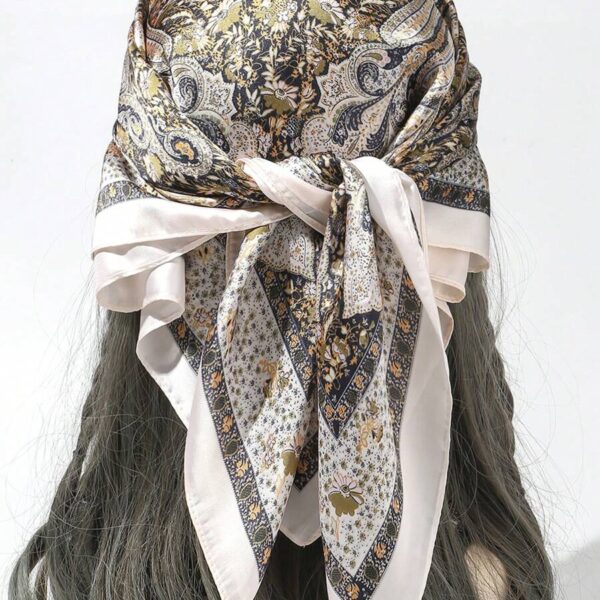 Foulard en faux soie avec impression géométrique et bloc de couleurs