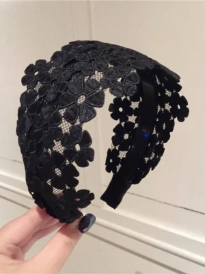 Bandeau élégant noir à fleurs